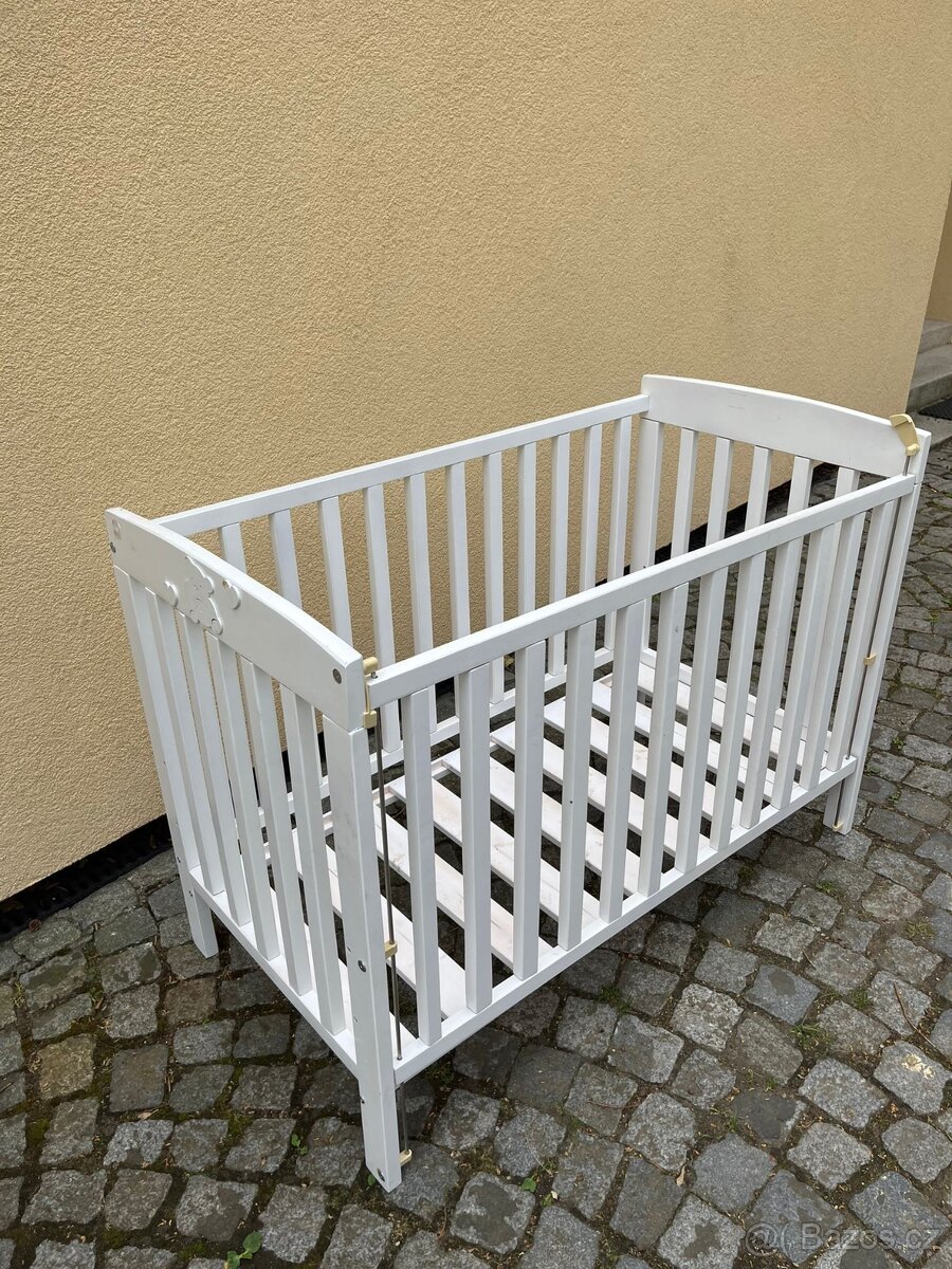 Postel a prebalovaci komoda Milan