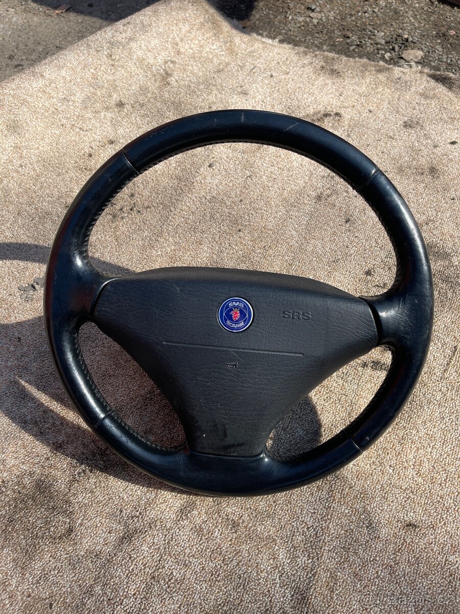 Saab 900 ng kožený volant