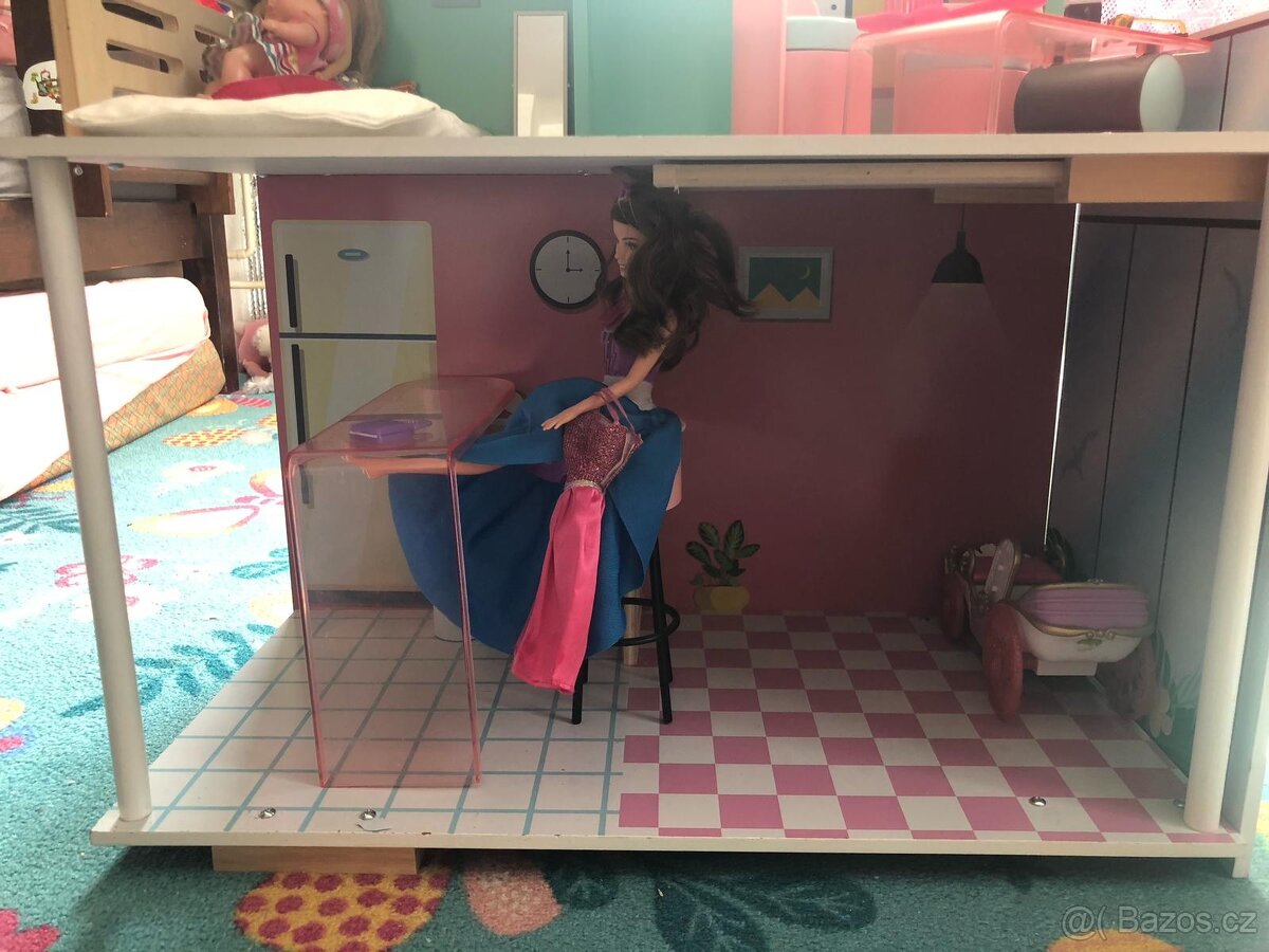 Domeček pro Barbie