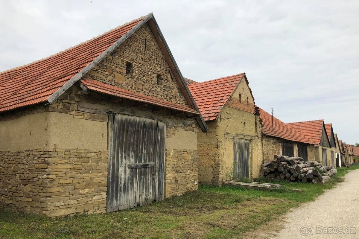 Nabídněte stodolu blizko Třebíče nebo v Třebíči