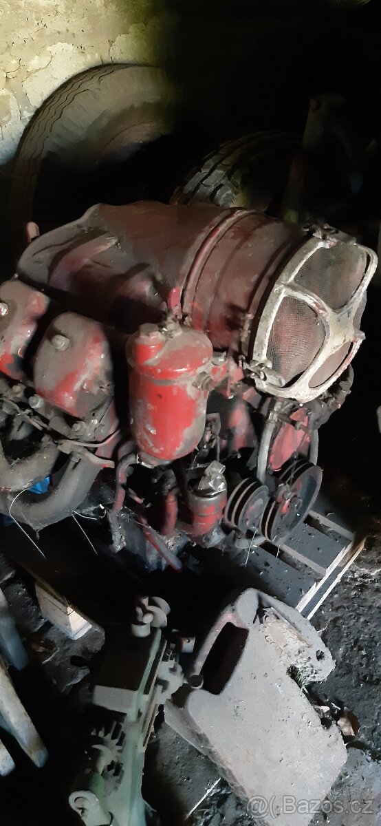 Prodám motor na nahradni díly traktor eres
