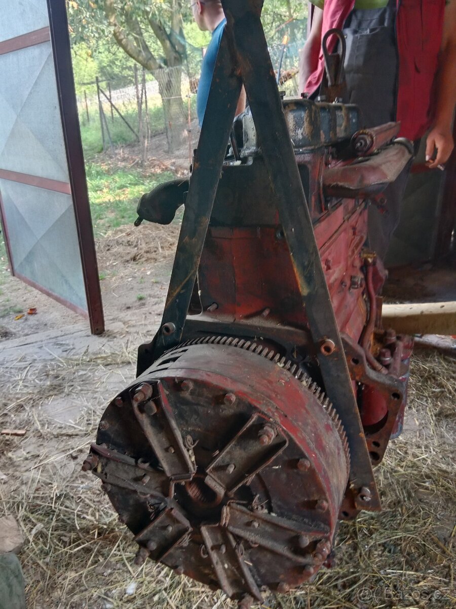 motor do traktoru zetor