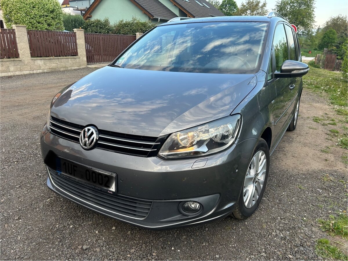 VW Touran LIFE 1.2 TSI, r. 2013, jen 103tkm, serviska