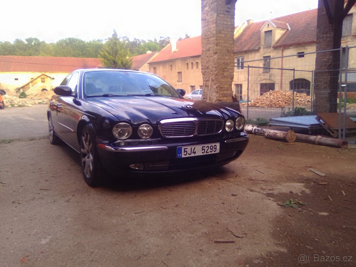 Jaguar XJ8