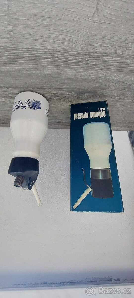 Retro láhev na výrobu šlehačky