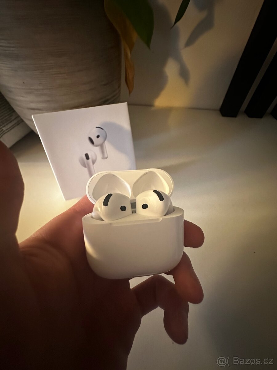 Apple AirPods 4