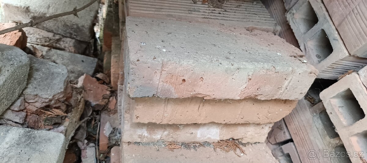 Prodám cihly cca 1500ks