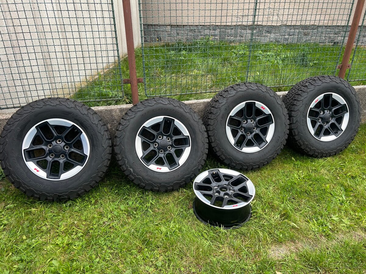 Jeep Wrangler JK JK Rubicon AT BF Goodrich ZIMNÍ pneu