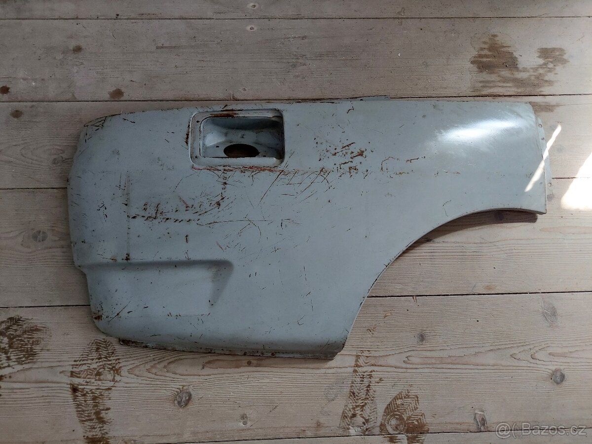 Pravý zadní blatník Wartburg 353W