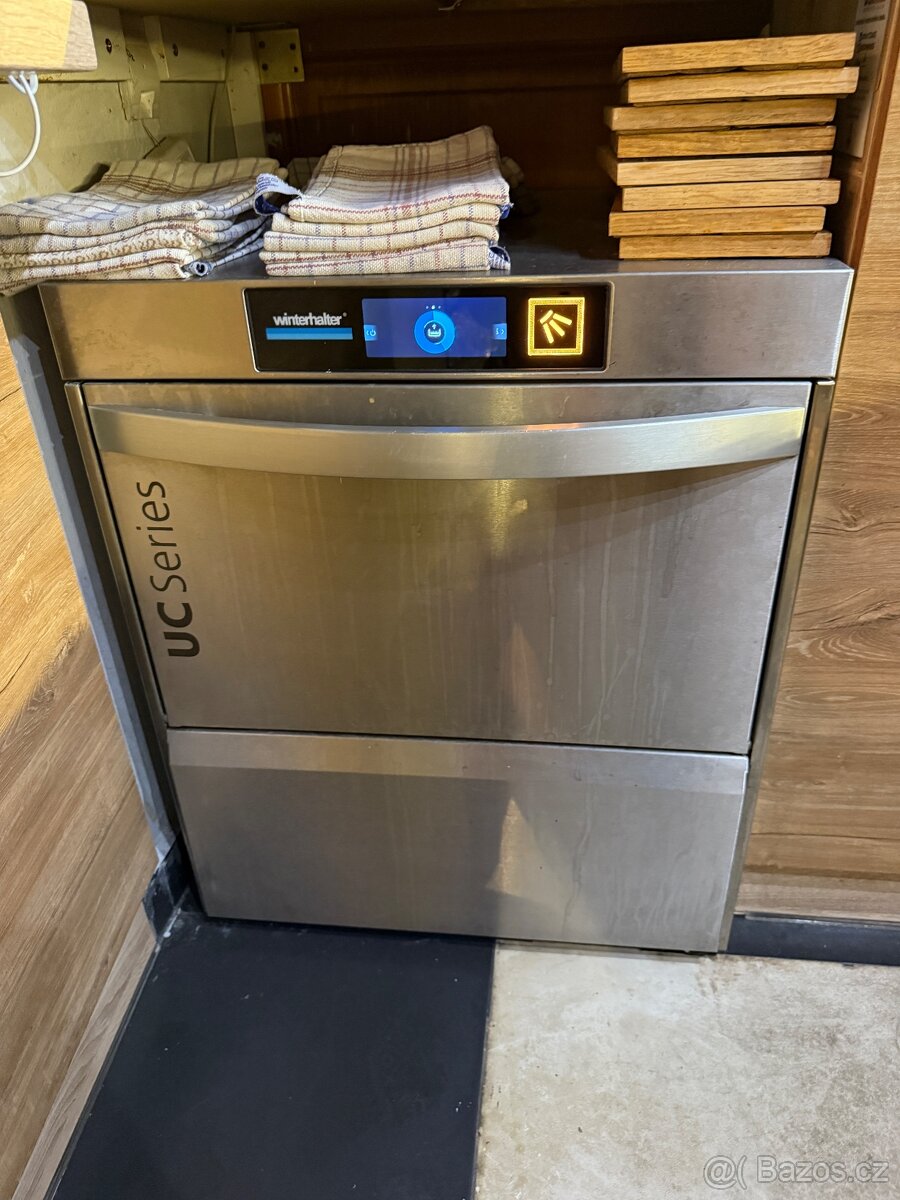 Gastro myčka Winterhalter UC - M + chemie