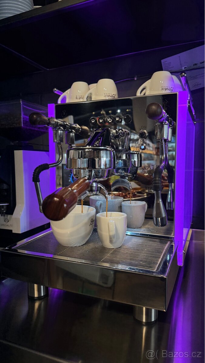 Kávovar Profi/Domácí Bezzera Matrix DE - italský