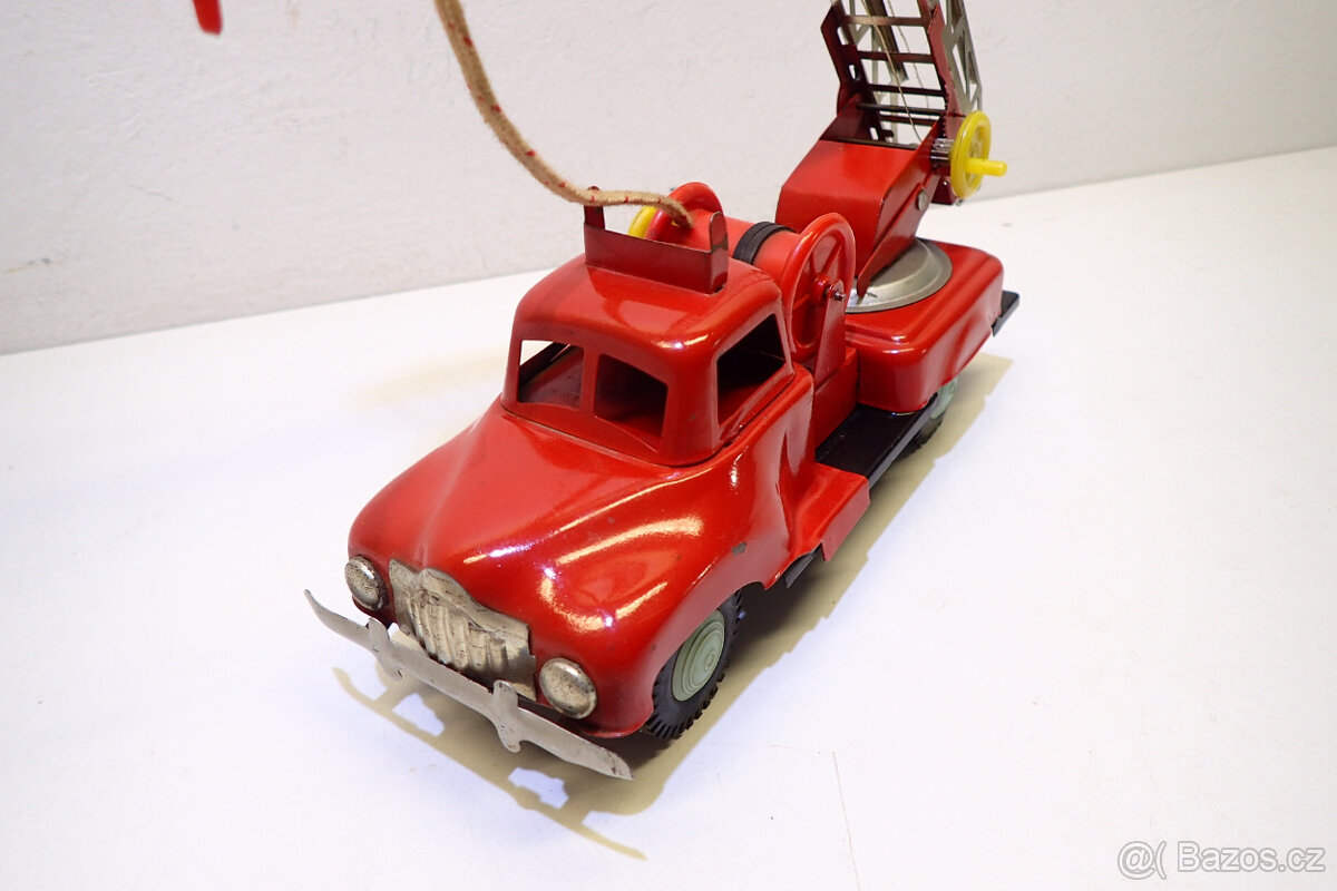 Hasičské Auto na setrvačník- staré Hračky 