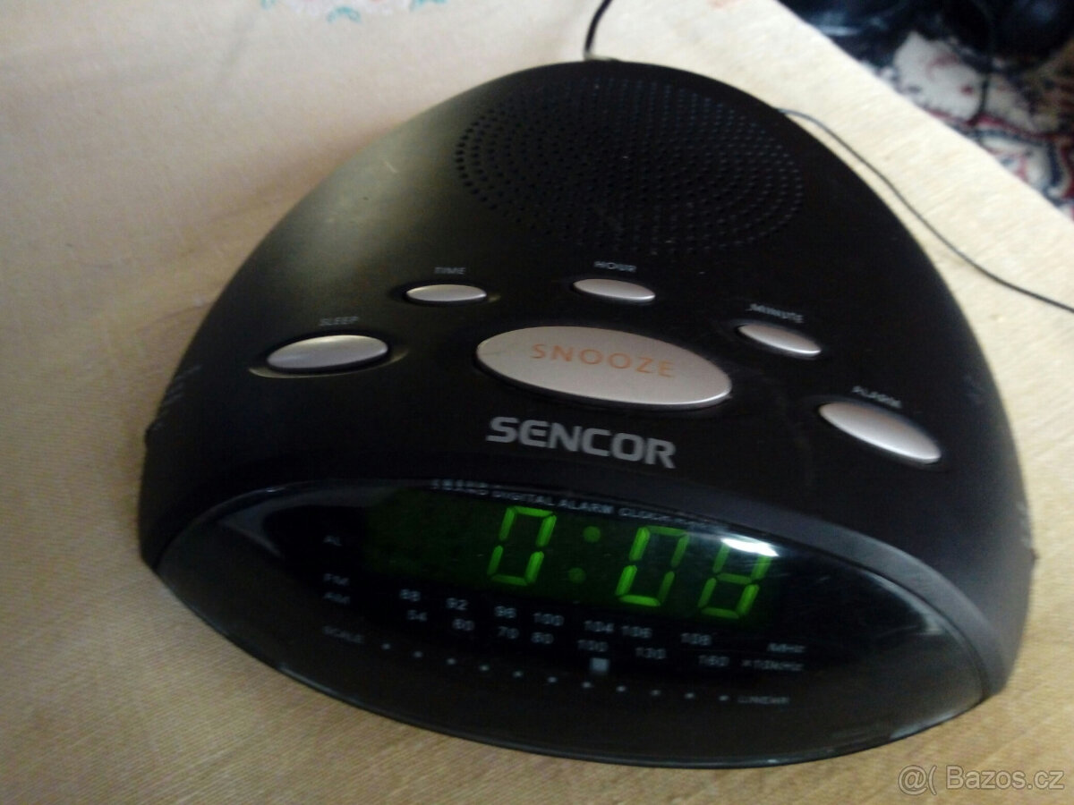 Prodám levně kuchyňské rádio hodiny