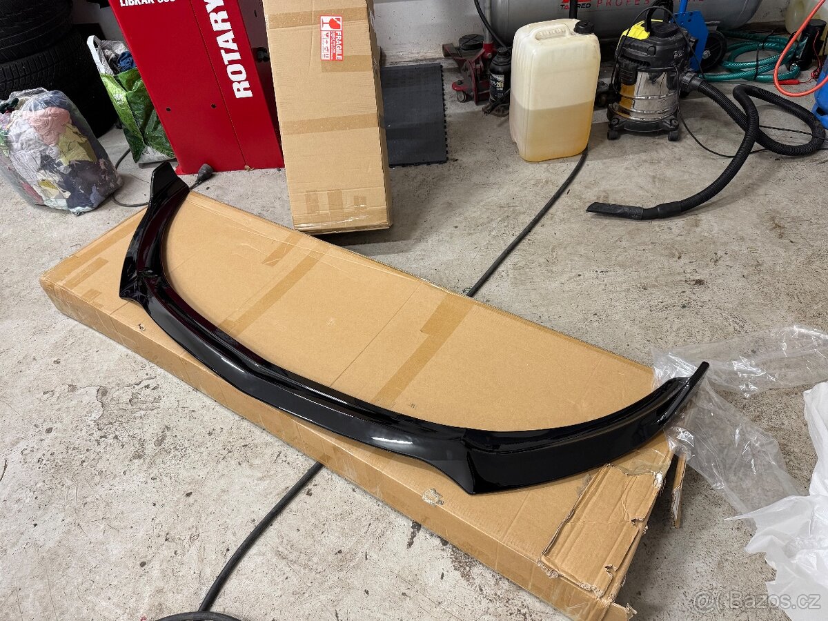 Mercedes-Benz CLA přední spoiler