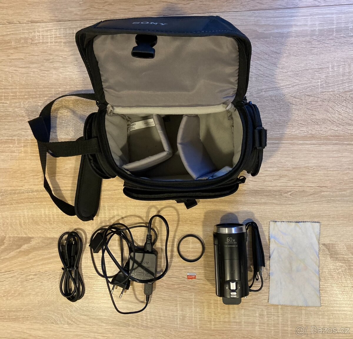 Kamera Sony HDR-CX625 s příslušenstvím