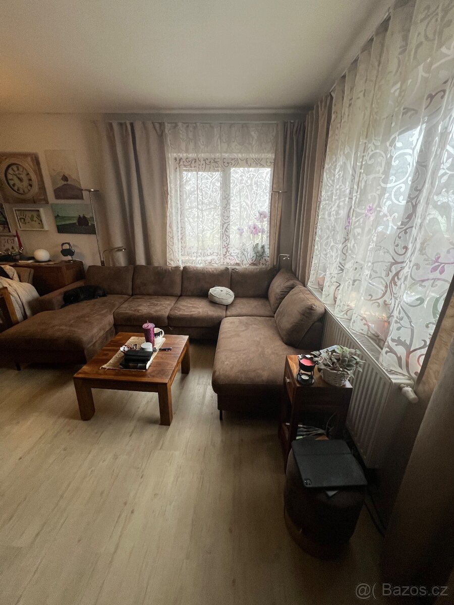 Prodám rohovou pohovku v hnědé barvě