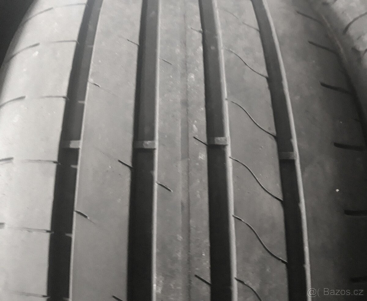 Sada letních pneu 215/55 R17 Goodyear