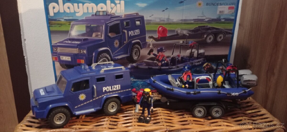 Playmobil 9396 POLICEJNÍ VŮZ S MOTOROVÝM ČLUNEM