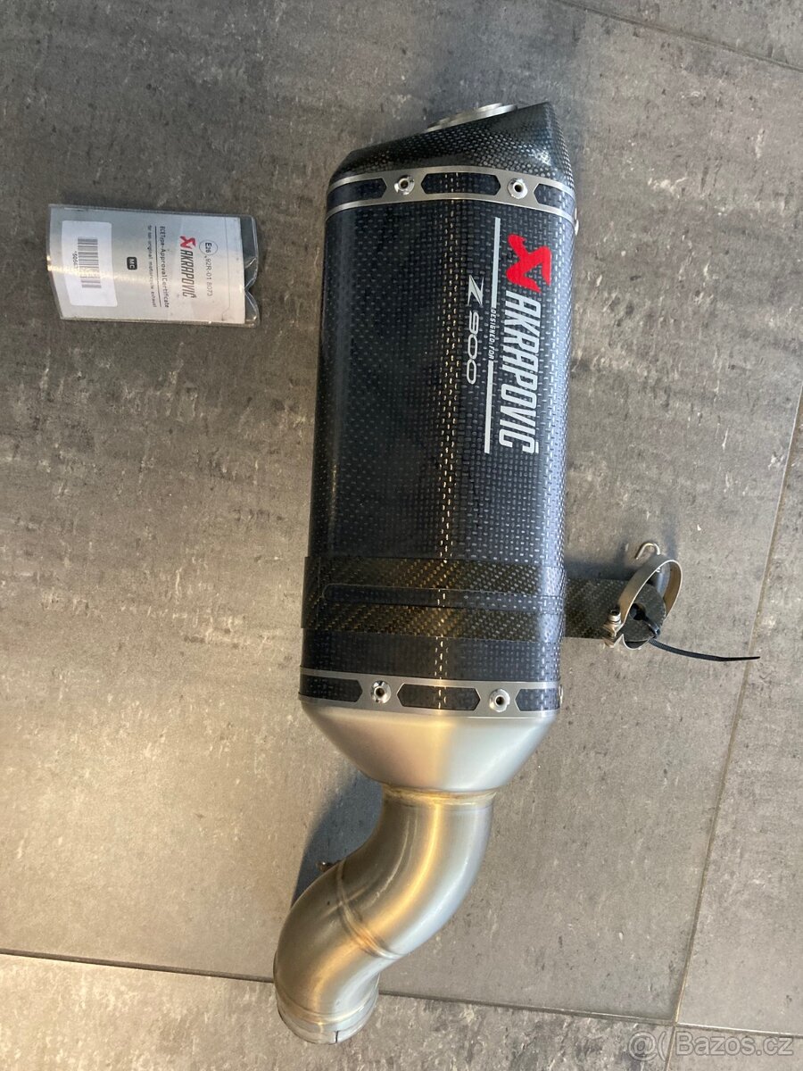 výfuk Akrapovič Z900