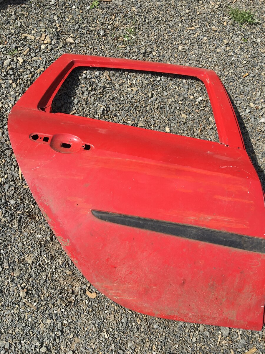 pravé zadní dveře renault megane 2