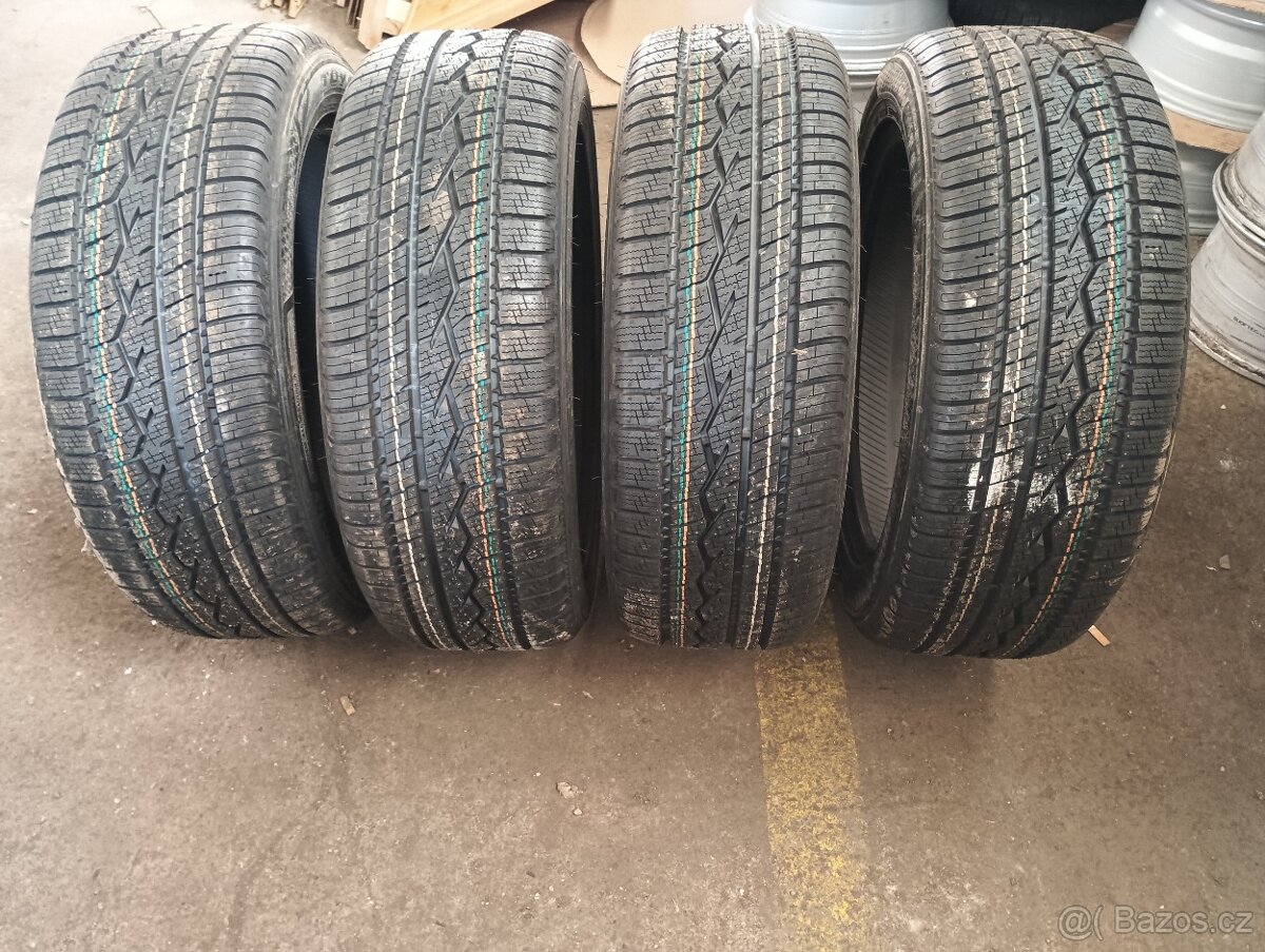 215/55 r18 99V Toyo