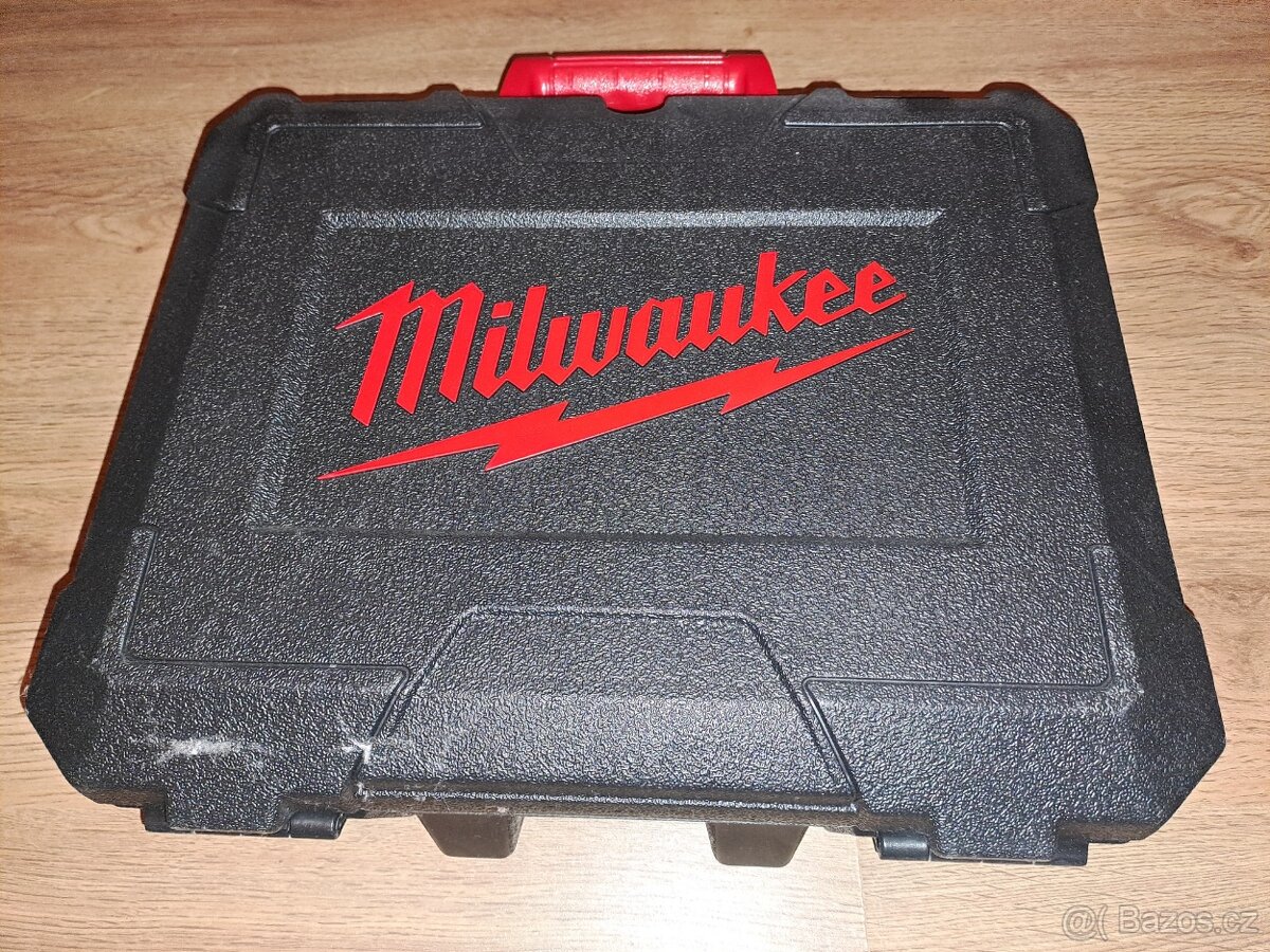 Prázdný kufr Milwaukee
