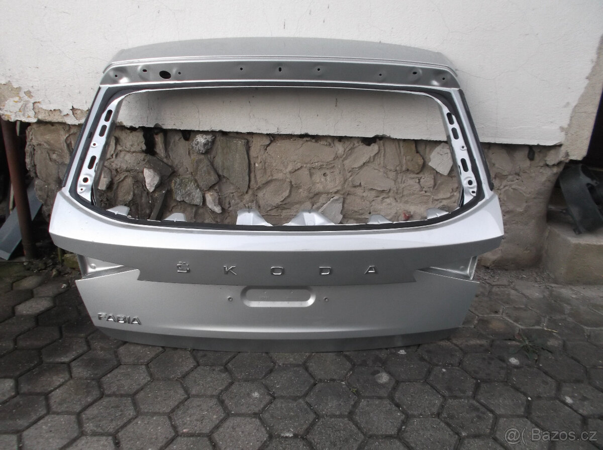 ŠKODA FABIA 4 5 DVEŘE-SVĚTLA-BLATNÍKY-NÁRAZNÍKY