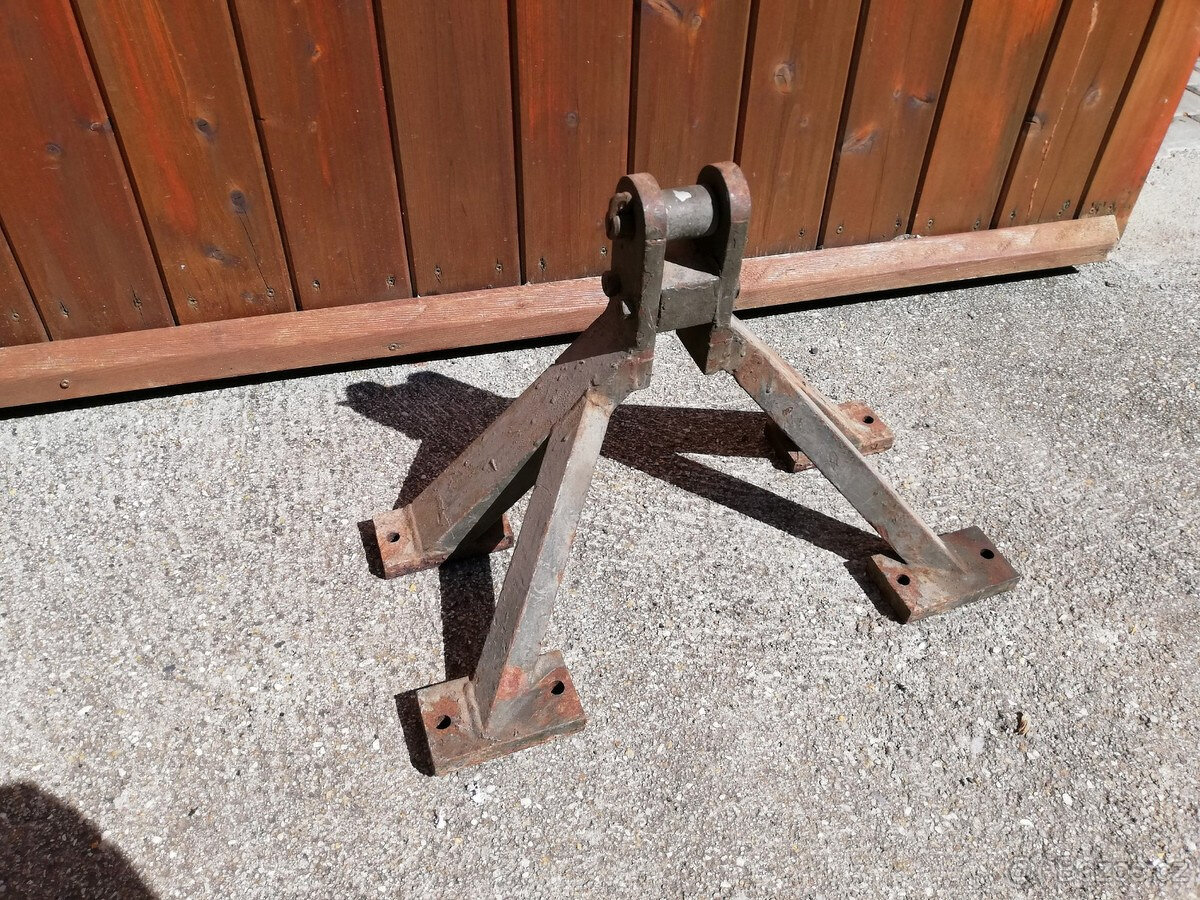 DKW Munga - držák na padák