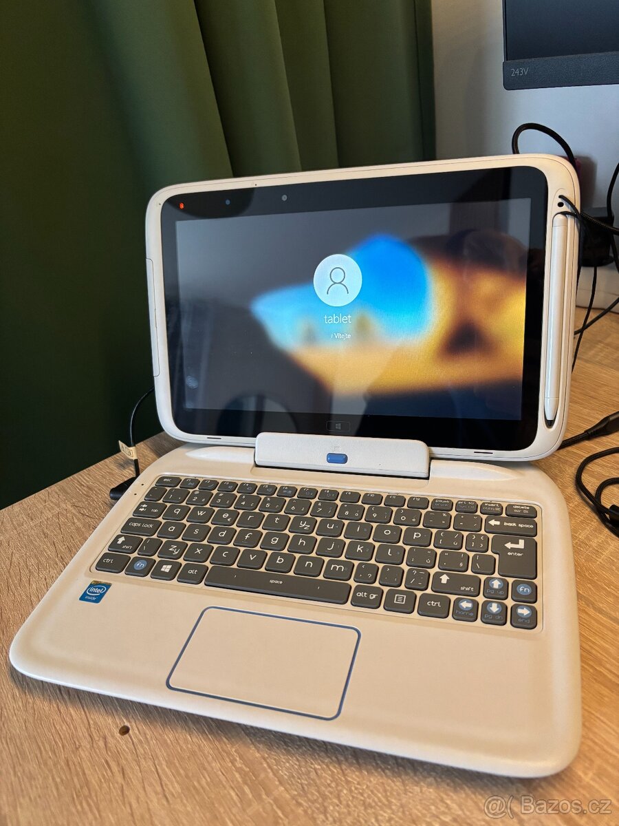 školní tablet Panasonic 3E vč. klávesnice (2 ks)