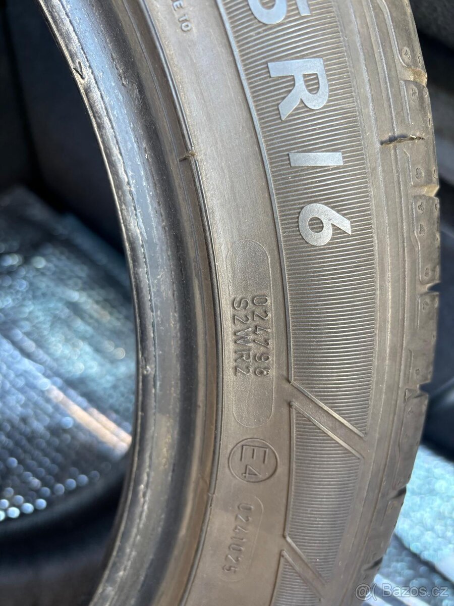 215/45 R16