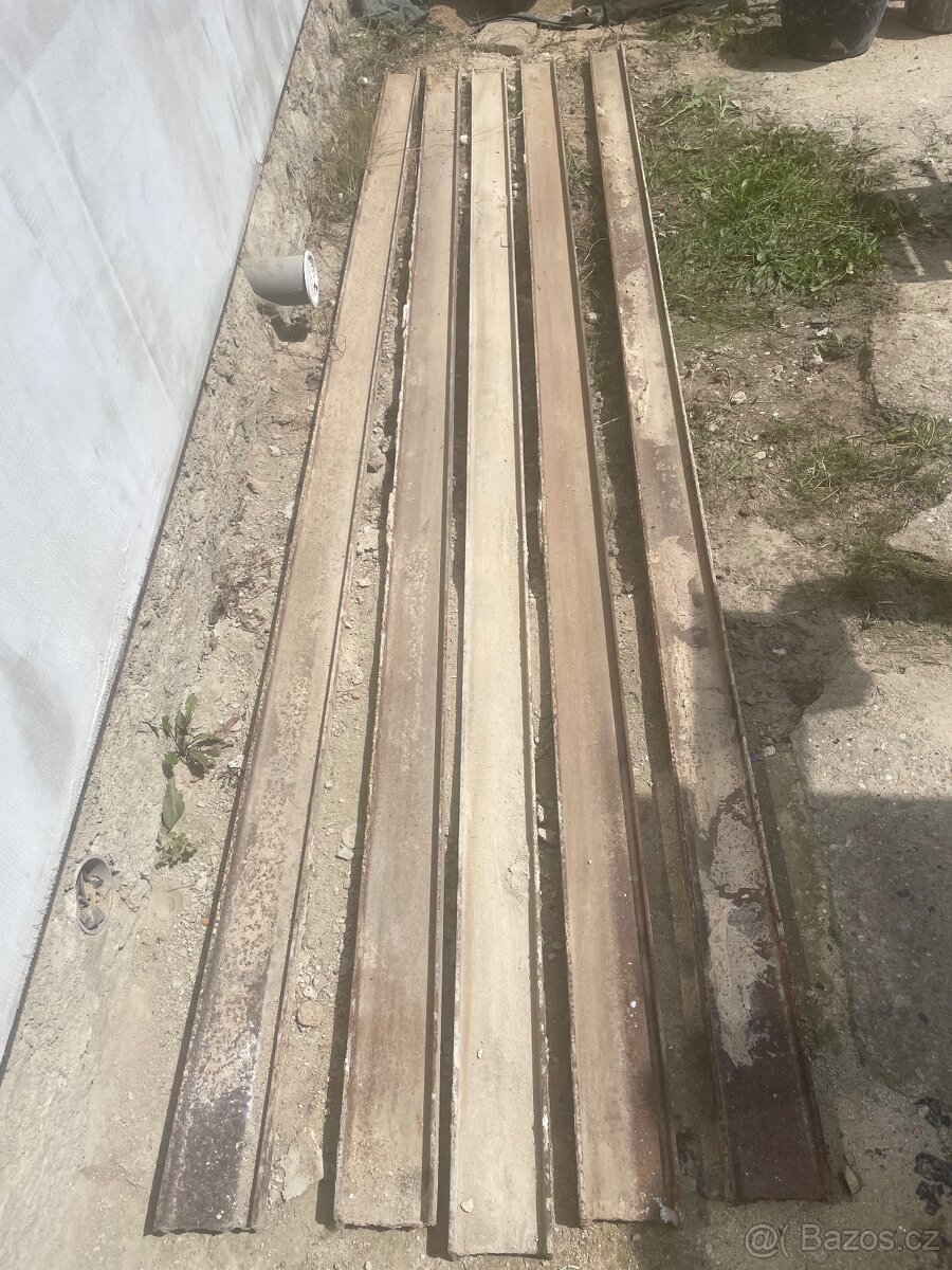 Traverzy Ičko 800Kč/ks