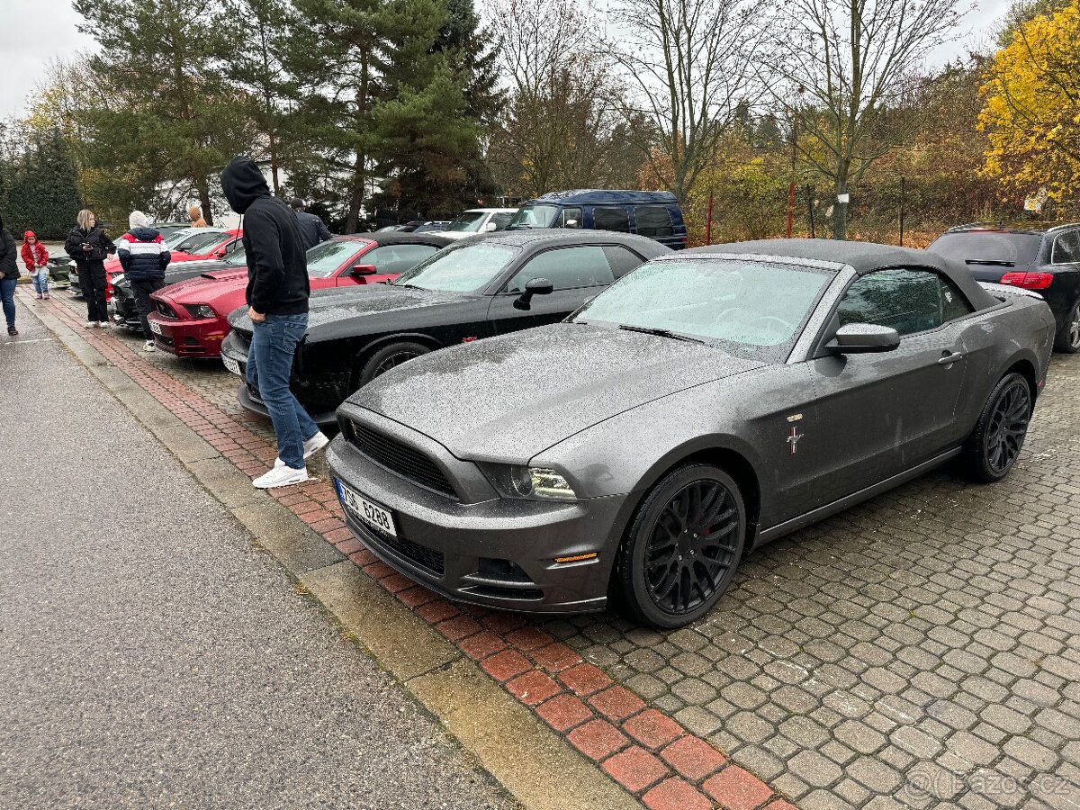 Ford mustang cabrio prodam vymenim
