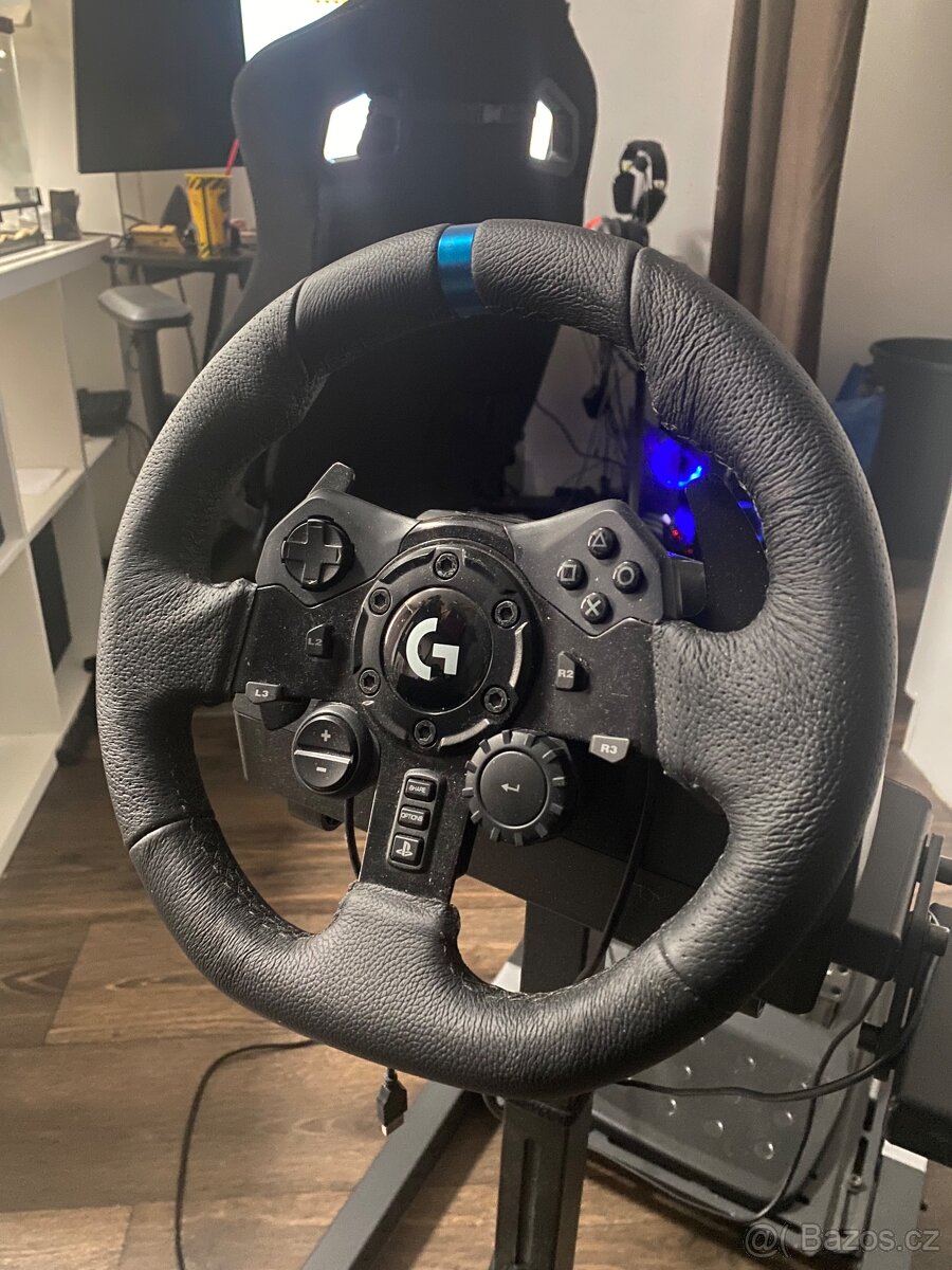 Logitech g923 s pedály