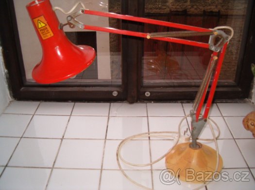 Prodám starší lampičky, světla a lustry.