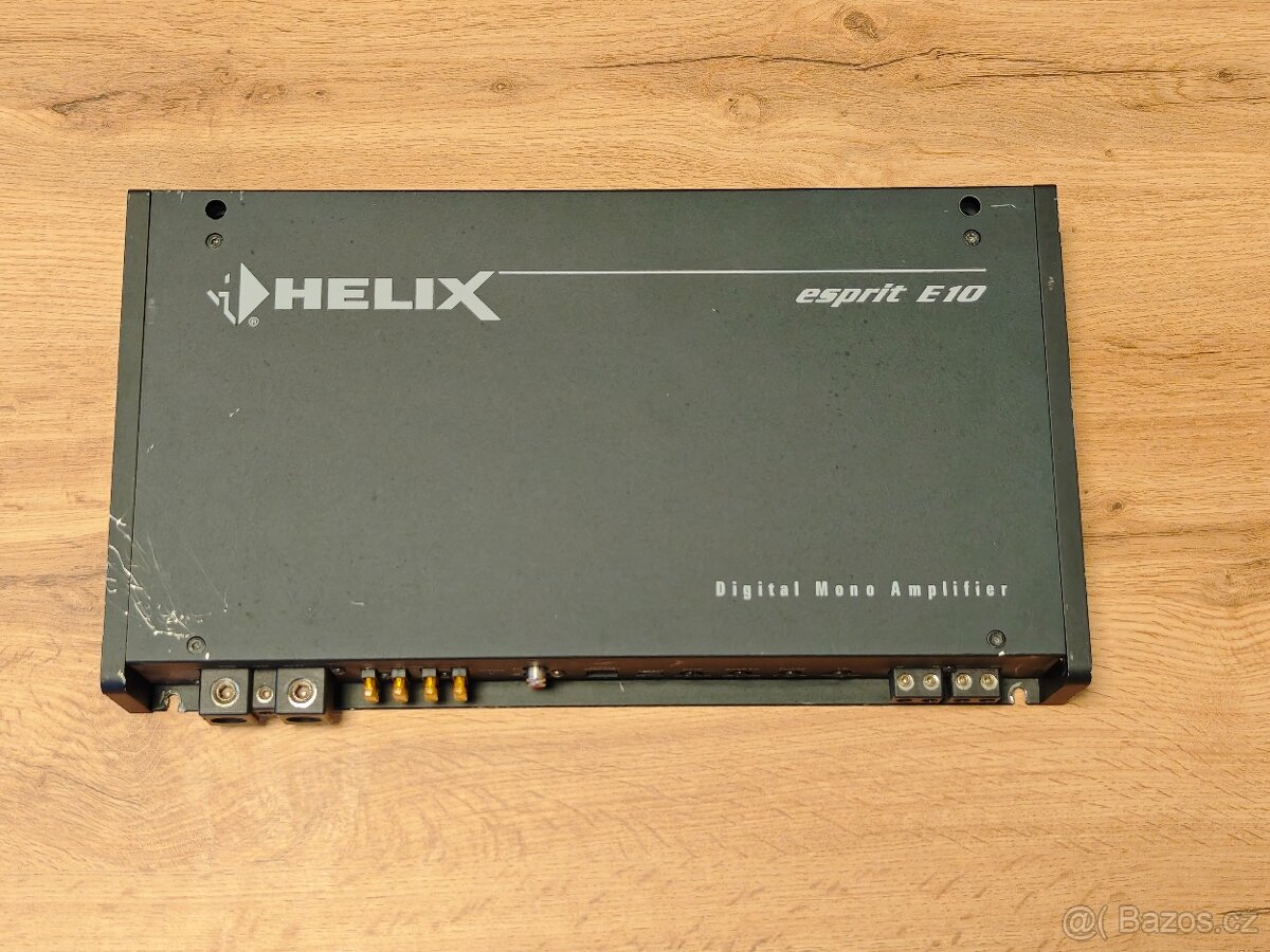 Zesilovač do auta Helix E10