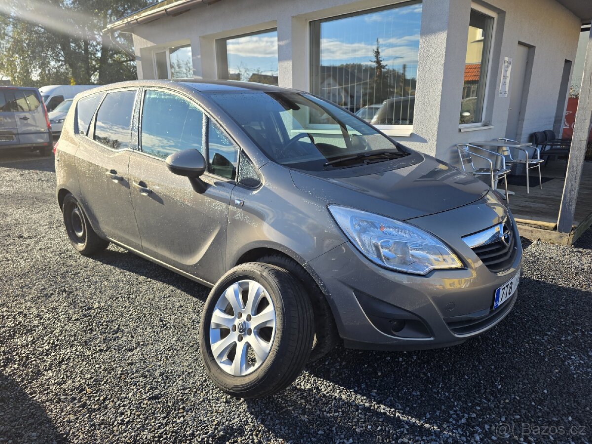 Opel Meriva
1.6 D TZ 6ti parkovací senzo