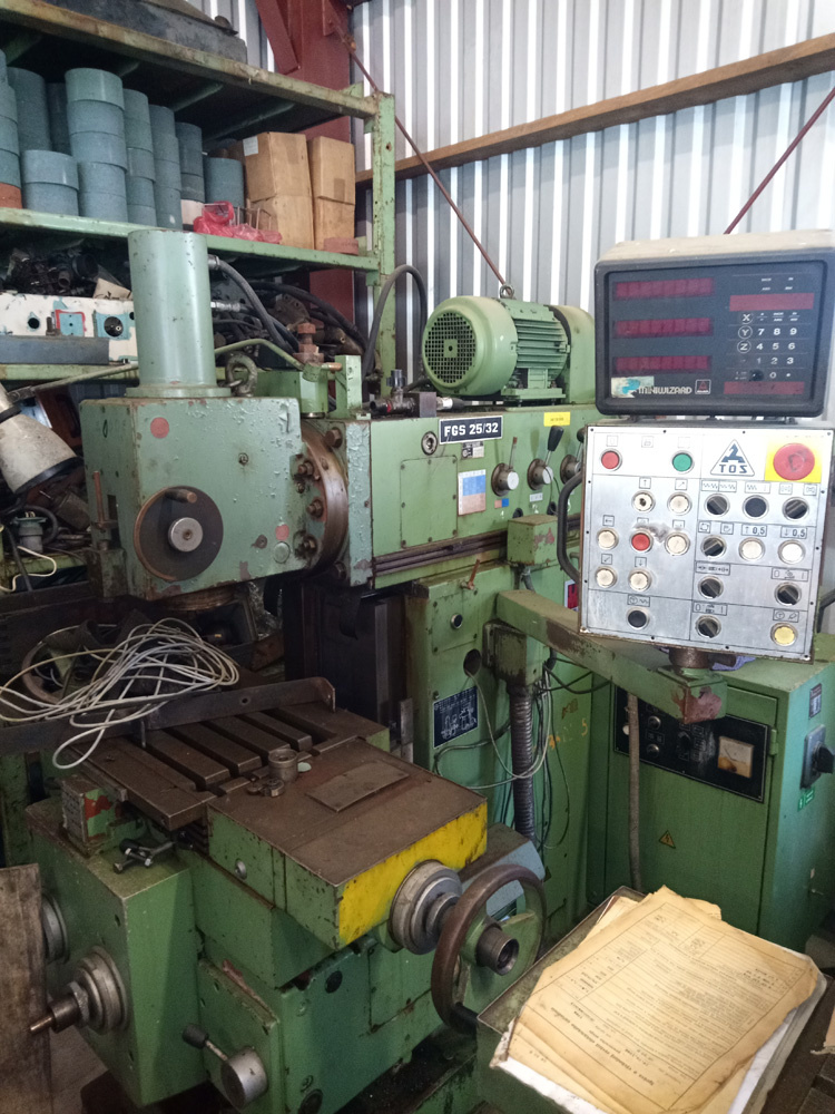 frezka konzolová TOS, typ FGS 25 - 32