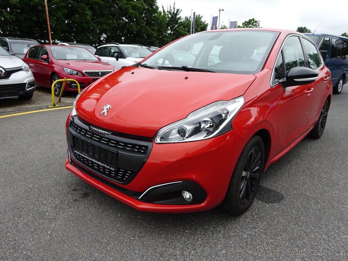 PEUGEOT 208 1,2 PURETECH,GARANCE KM