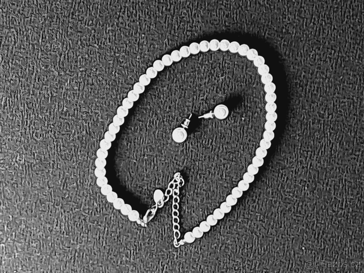 Náhrdelník a naušnice (bižuterie) - perle