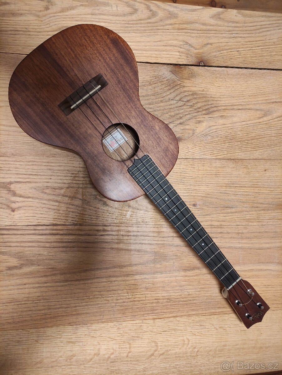 Ukulele tenorové