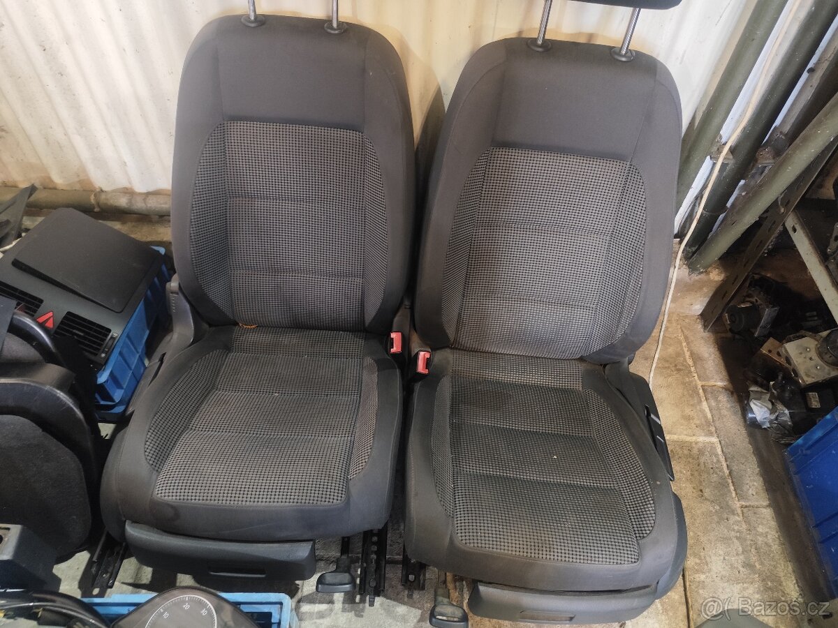 Sedačky - VW TOURAN 2007