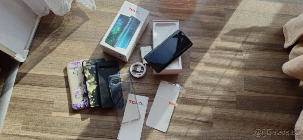 TCL 10 PRO jako nový - originál balení, super foťák
