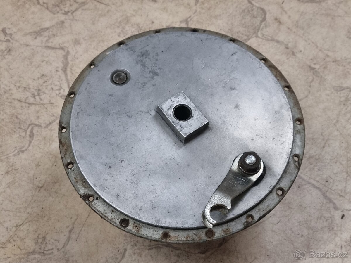 Jawa pérák - střed předního kola kompletní.