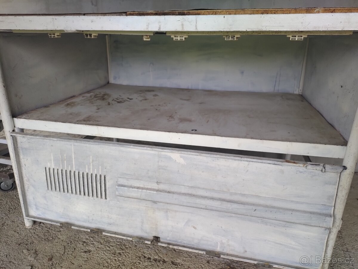 Pracovní stůl, ponk