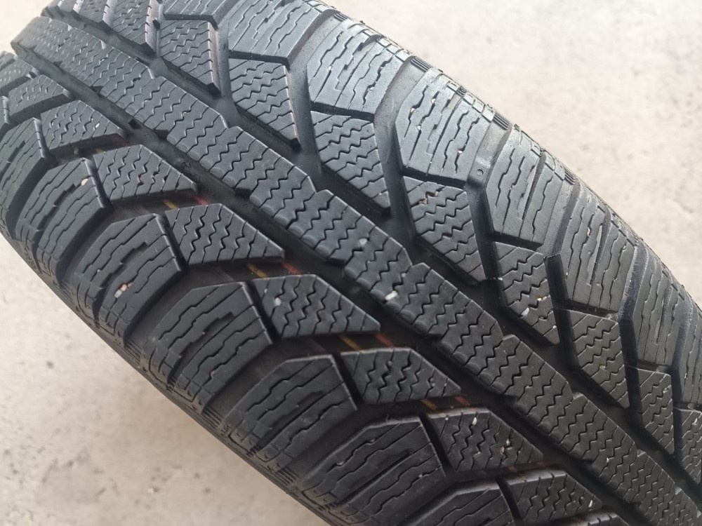 165/60 R15 SEMPERIT (3317)