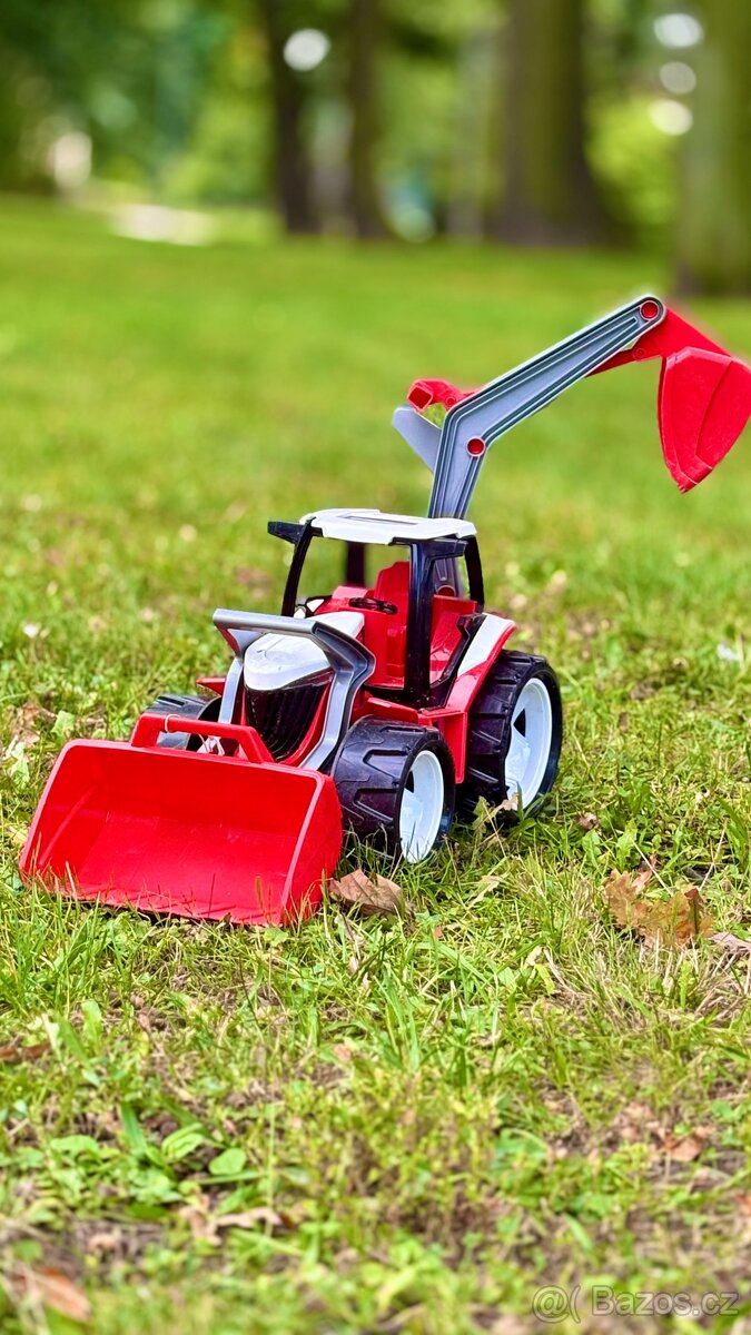 Velký traktor - LENA