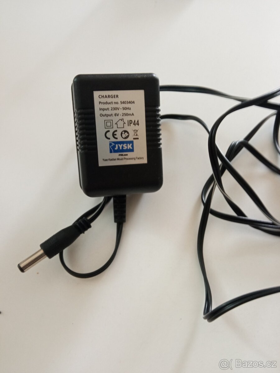 nabíječka ke šroubováku