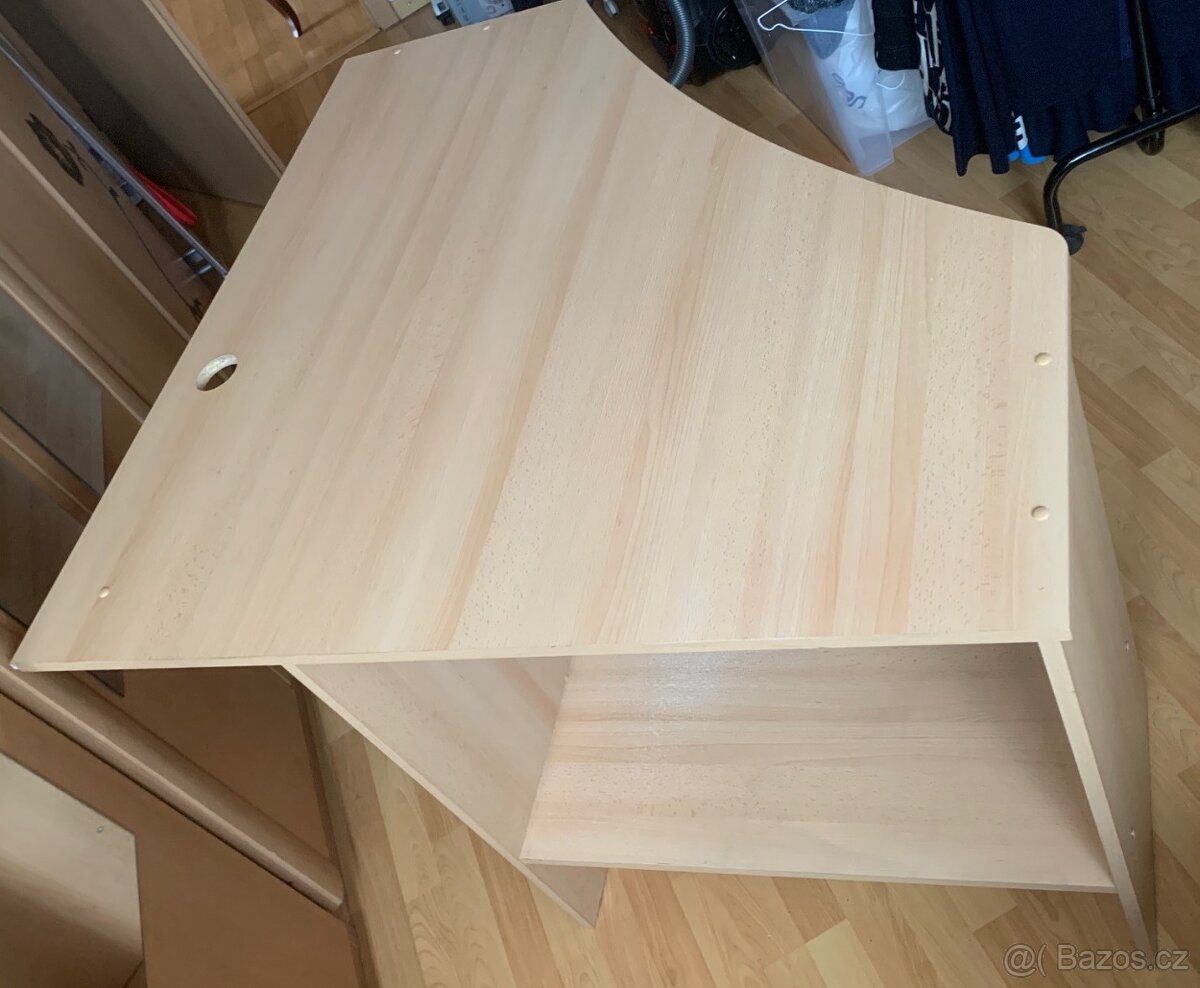 Kancelářský nebo do dětského pokoje