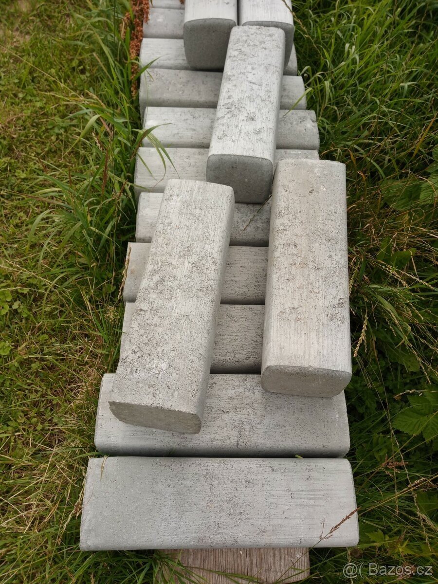 Nová betonová palisáda 120x120x360
