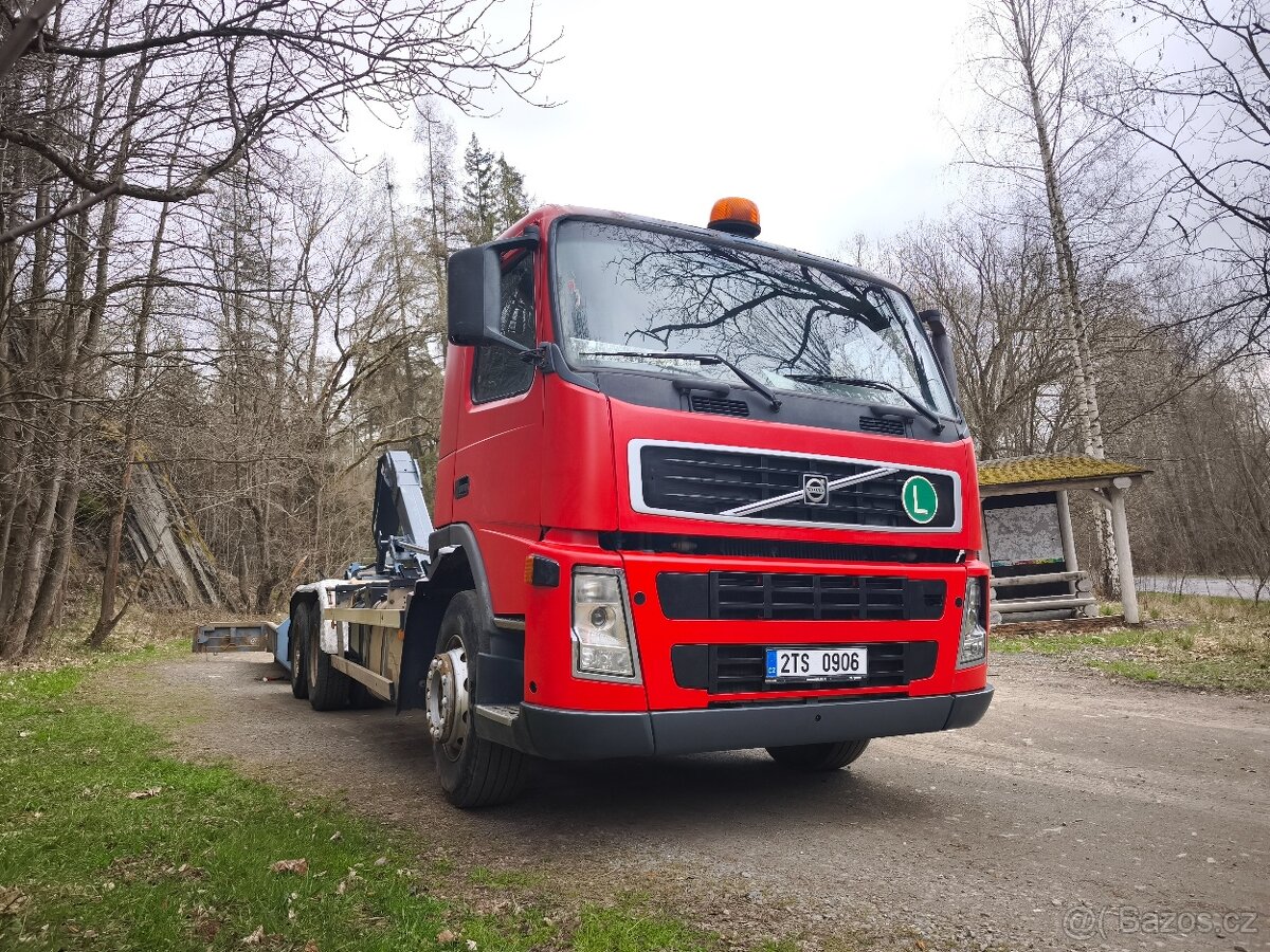 VOLVO FM13  nosič kontejneru 6x4 zálohováno
